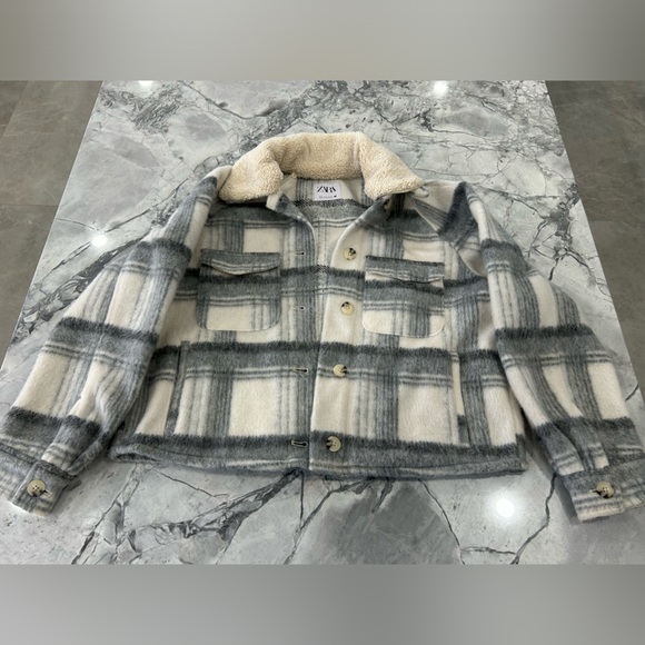 Zara Plaid Jacket 🩶 - Picture 1 of 6